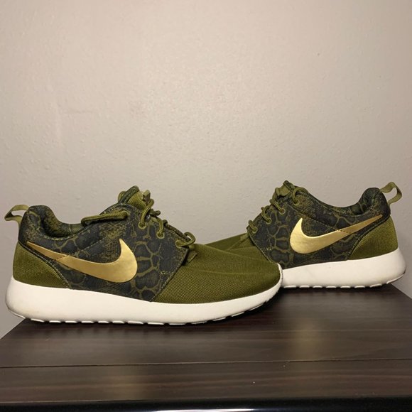 Nike Roshe One Print 'SnakeSkin' - Size 8.5 - - Picture 5 of 6